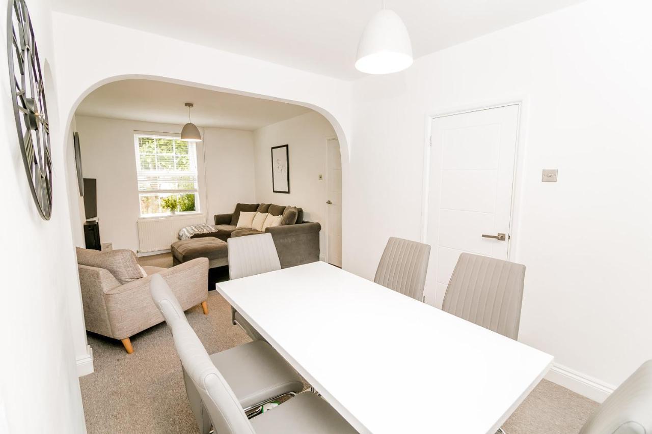New House, Great Location - With Parking *