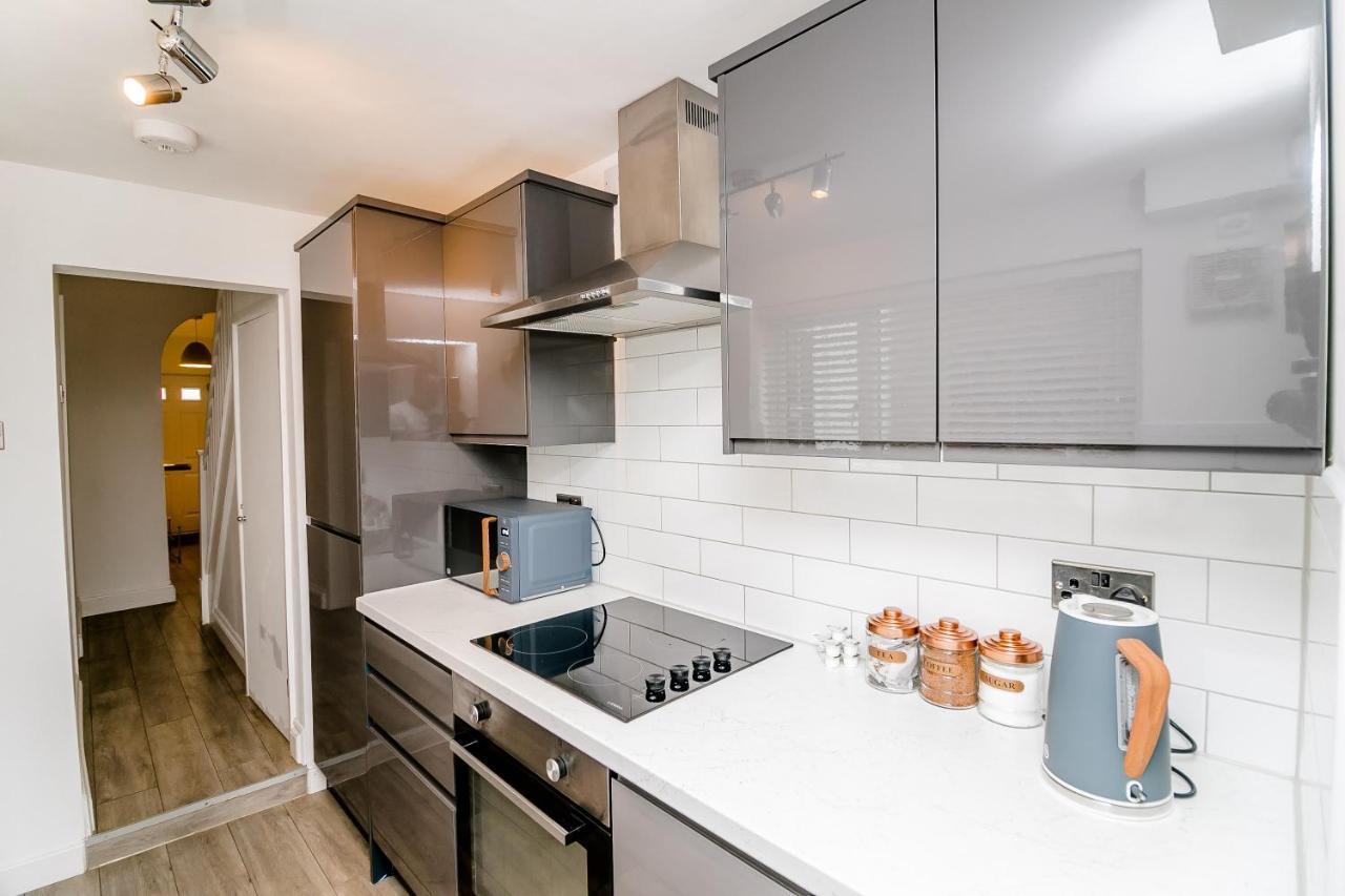 New House, Great Location - With Parking *