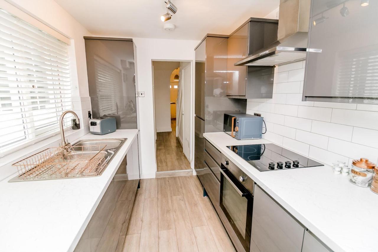 New House, Great Location - With Parking *